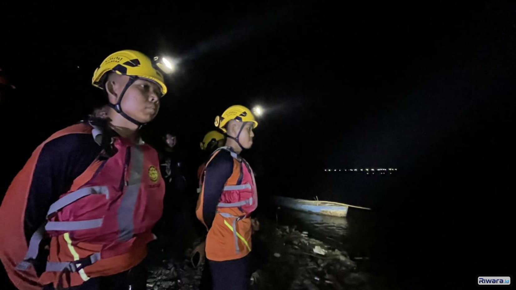SAR gabungan meronda di Sungai Pemali Tegal untuk menemukan jasad remaja yang tenggelam